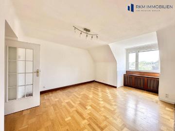 Helle Dachgeschosswohnung in Bestlage von Mauer – Ruhelage nahe Wienerwald, Weinbergen und Heurigen