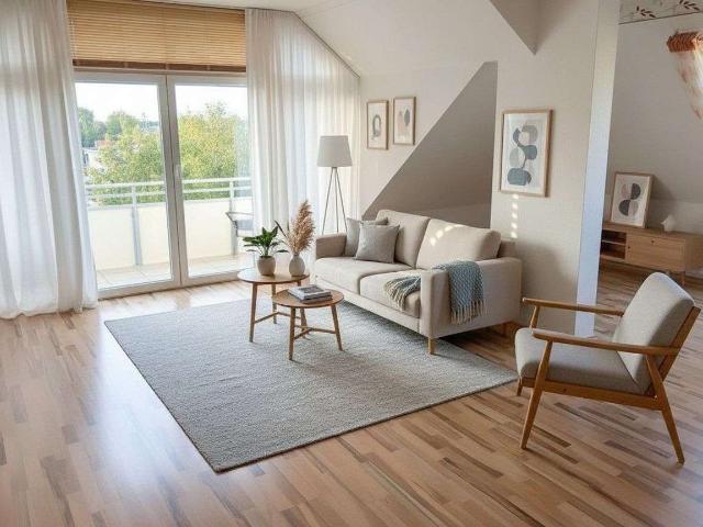 Helle Dachgeschosswohnung in Glauchau mit Balkon