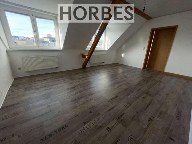 Helle Dachgeschosswohnung in ruhiger Lage