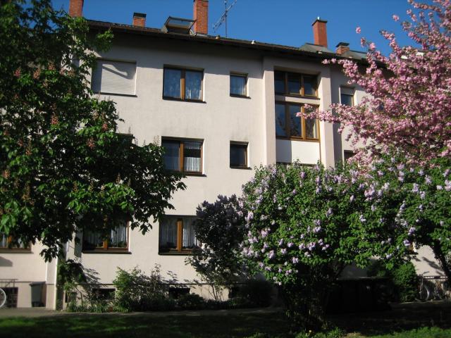 Helle Dachgeschosswohnung in ruhiger Lage