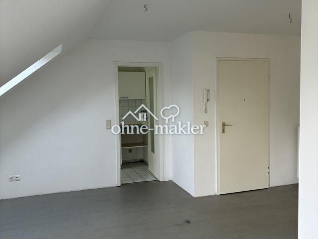 Helle Dachgeschosswohnung in ruhiger Lage
