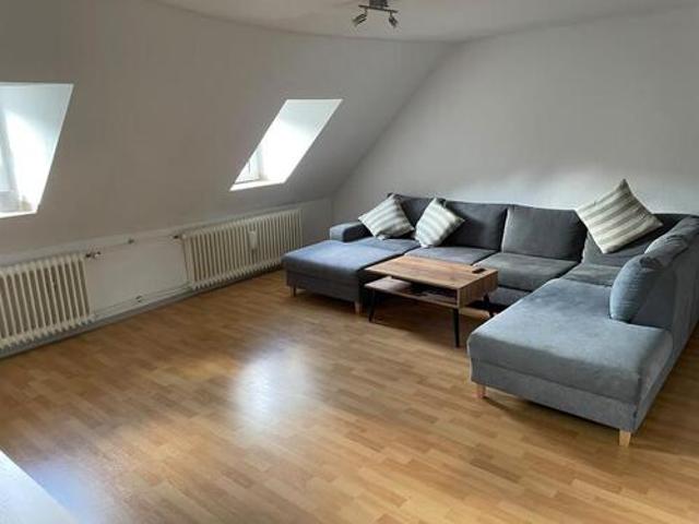Helle Dachgeschosswohnung 450,00 EUR Kaltmiete, ca.50,00 m²