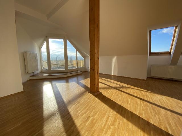 Helle Dachgeschoßwohnung