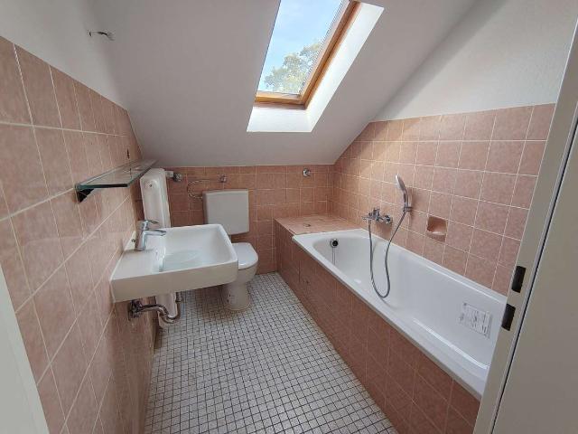 helle Dachgeschosswohnung