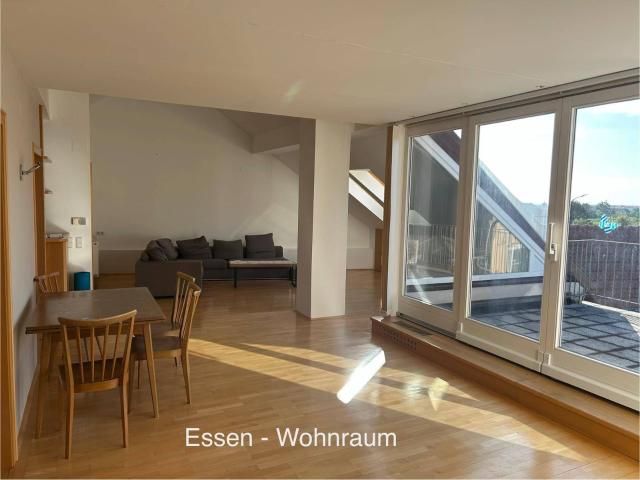 Helle Dachwohnung mit Terrasse in Sooß zu vermieten