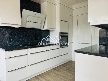 Bezugsfreie, helle 3 Zimmer Wohnung mit großer Dachterrasse, Stellplatz & Nähe S Bahn