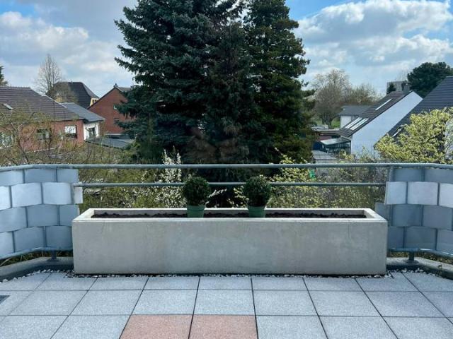 Helle DG Wohnung mit großer Terrasse ruhig wohnen nahe Köln