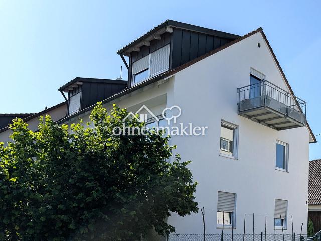 Helle DG Wohnung, Balkon, Tageslichtbad, Stellplatz