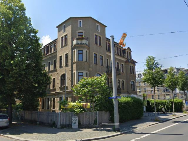 Helle DG Wohnung frisch modernisiert – neues Bad inklusive