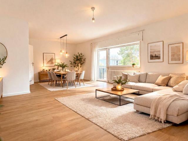 Helle Drei Zimmer Wohnung mit Balkon und Stellplatz