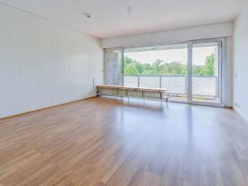 Helle Drei Zimmer Wohnung mit Loggia in Heiligenhaus