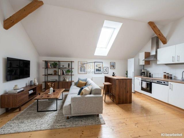 Helle drei Zimmer Dachgeschosswohnung mit Charme & Weitblick in Wiener Neustadt