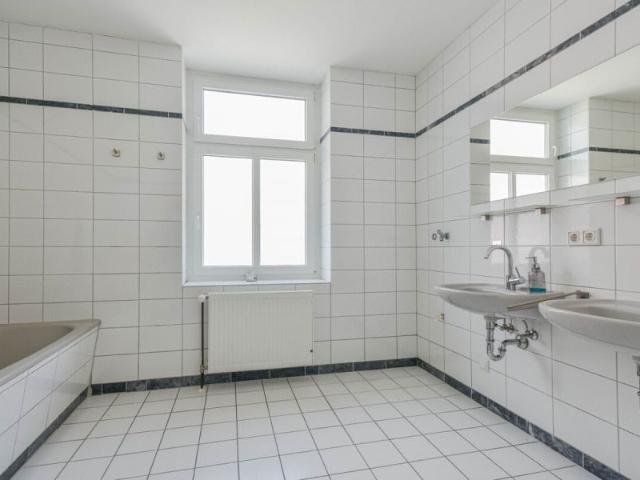Helle Drei Zimmerwohnung mit Balkon im 1. OG. Solingen Mitte