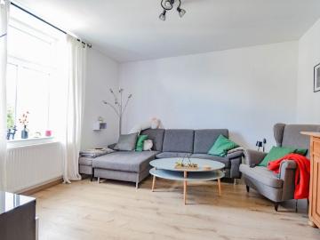 Helle Drei Zimmerwohnung mit Balkon im 1. OG. Solingen Mitte