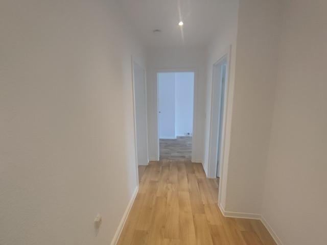 Helle Dreiraumwohnung mit Balkon und modernem Tageslichtbad in Merseburg Süd