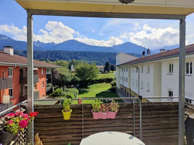 Helle Dreizimmerwohnung mit herrlicher Aussicht inkl. Tiefgaragenplatz
