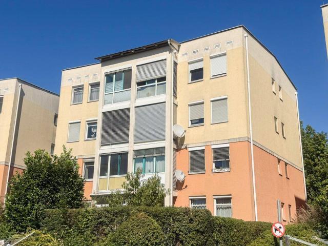 Helle Dreizimmerwohnung mit Wohlfühlcharakter nahe dem Klinikum