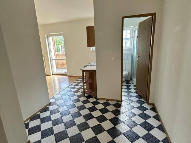 helle Einzimmerwohnung mit Balkon und Lift in Krumpendorf