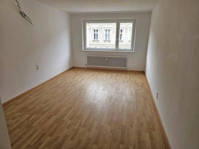 Helle Einzimmerwohnung im 6.Liftstock nähe Bahnhof Rennweg, in 6 Minuten mit den Öffis in Wien Mitte