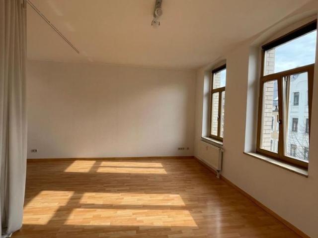 Helle Ein Raum Wohnung in Chemnitz