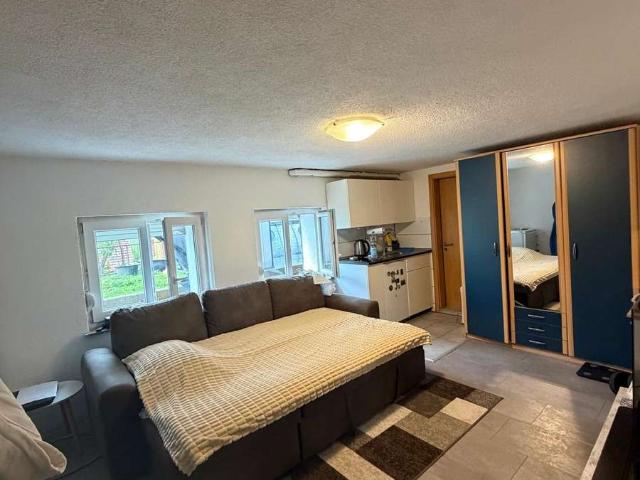 Helle Ein Zimmer Einliegerwohnung in Esslingen Wäldenbronn