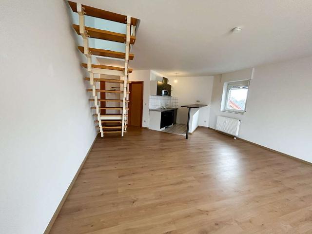 Helle & einladende 2 Zimmer Maisonette Wohnung mit Küche und Balkon wartet auf einen neuen Mieter!