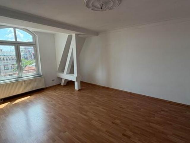 Helle Einraumwohnung mit Einbauküche in bekannter Stadtlage
