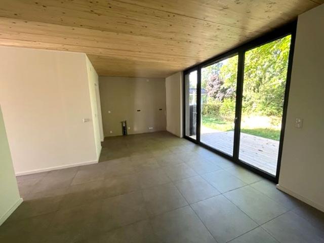 Helle Erdgeschosswohnung mit Gartenanteil im Erstbezug