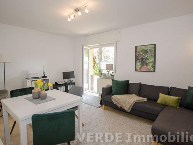 Helle Erdgeschosswohnung mit großer Südterrasse und Blick ins Grüne in Pforzheim Arlinger