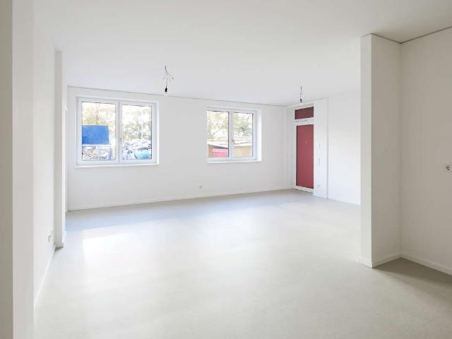 helle Erdgeschosswohnung mit kleiner Terrasse