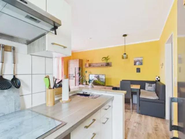 Helle Erdgeschosswohnung mit Terrasse und Carport in Rodewisch