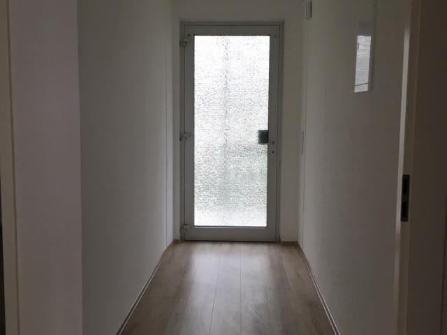 Helle Erdgeschosswohnung mit 3 Zimmern, Laminat und Balkon