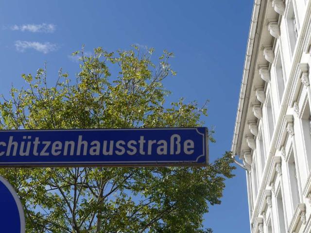 Helle Etagenwohnung m. Dachterrasse in zentraler und ruhiger Lage von Leipzig