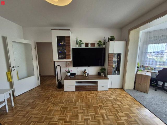 Helle Familienwohnung im Top Zustand mit südseitiger Loggia