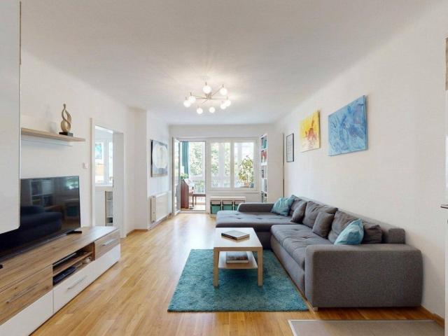 Helle Familienwohnung mit 2 Loggien und Gemeinschaftsgarten