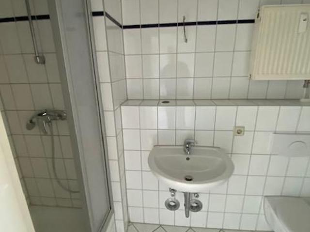 Helle freundliche 2 R Whg.Magdeburg Sudenburg im 2.OG ca.32m2 mit EBK. zu vermieten !