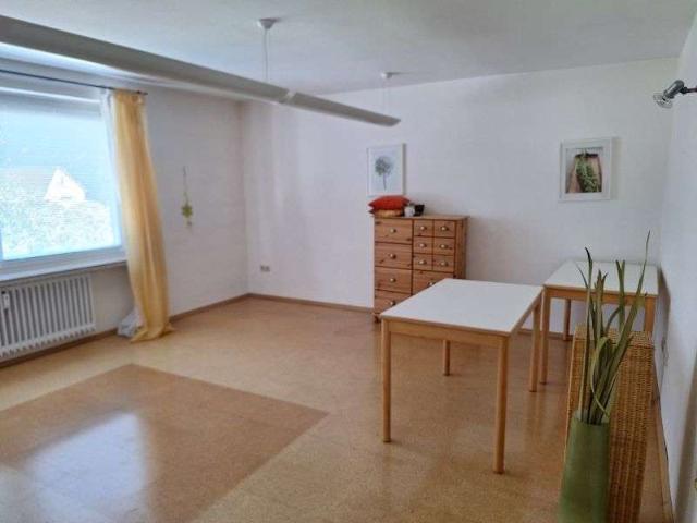 Helle freundliche 2 Raum Wohnung mit Balkon