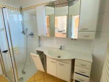 Helle, freundliche 2 Zimmer Altbau Wohnung mit Balkon in Hauptplatznähe