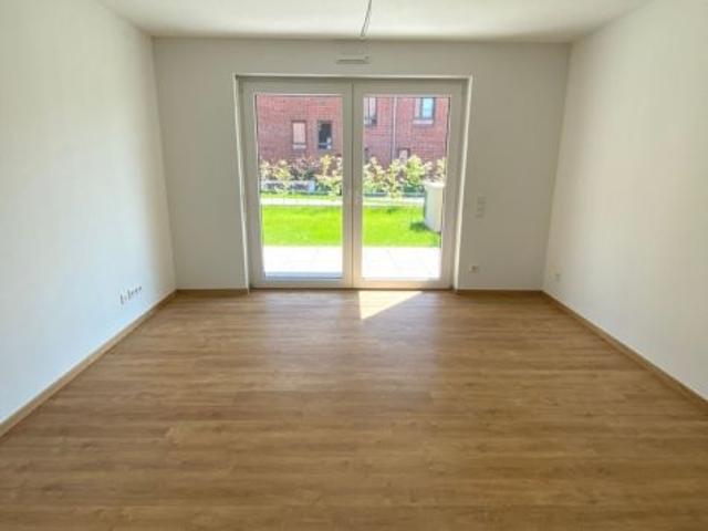 Helle, freundliche 2 Zimmer Erdgeschosswohnung mit Terrasse und Garten!