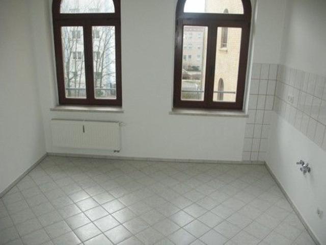 Helle, freundliche 2 Zimmerwohnung mit Laminatfußboden !