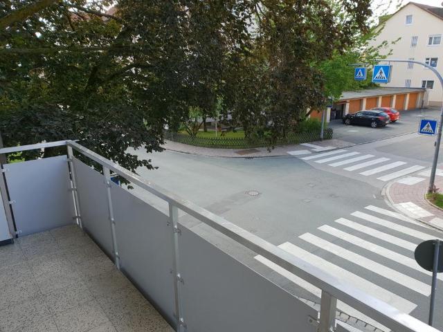 Helle freundliche 3 Zimmer Wohnung mit Tiefgaragenstellplatz