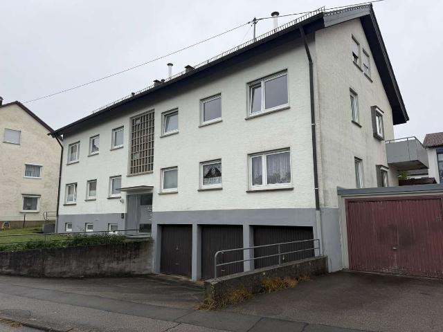 Helle, freundliche 3 Zimmer Wohnung mit Balkon in Aichschiess