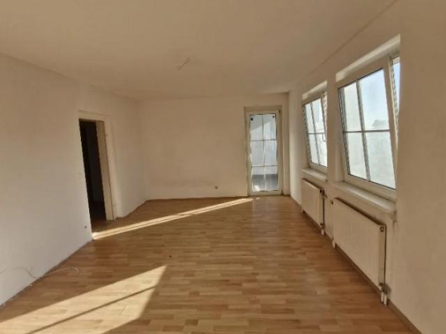 helle freundliche 3 Zimmer mit Loggia