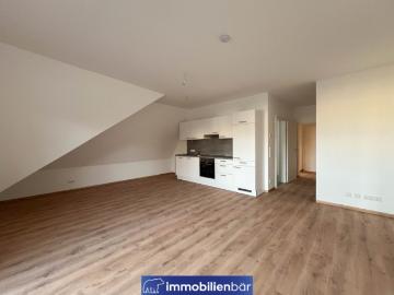 Helle freundliche Wohnung mit tollem Ausblick Top 13 inklusive Küche 1. Monat mietfrei