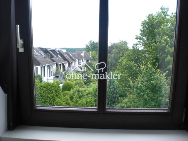 Helle, freundliche Dachgeschoss Wohnung provisionsfrei