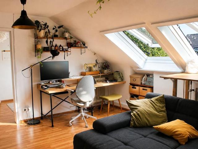 Helle, freie 2,5 Zi DG Wohnung Zähringen, Haltest. Hornusstraße