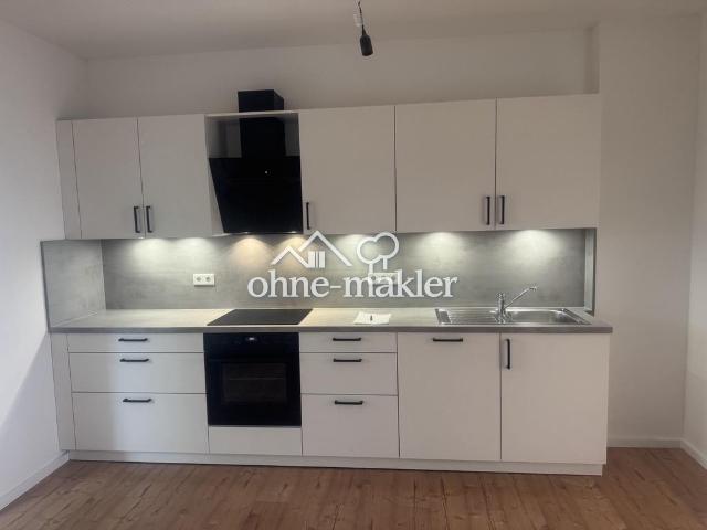 Helle frisch sanierte Wohnung mit Balkon und EBK