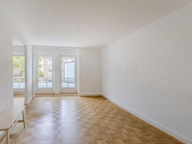 Helle, frisch renovierte 2 bis 3 Zimmer Wohnung mit Balkon in Riensberg