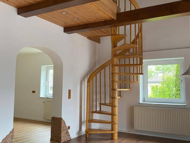 Helle Galerie Wohnung an der Glan
