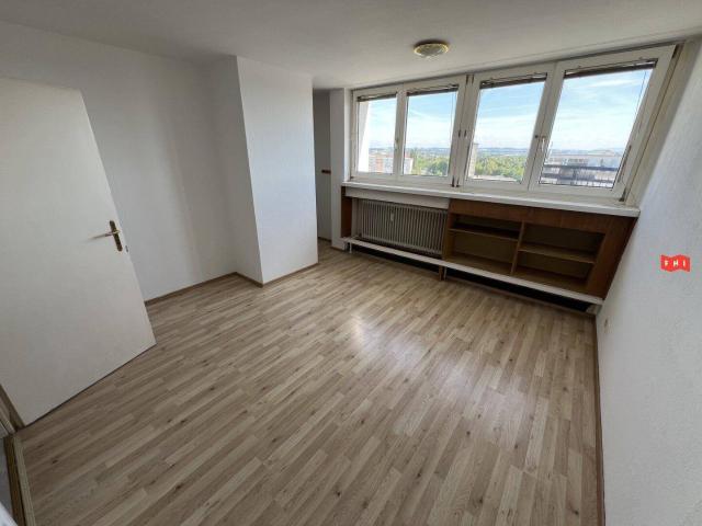Helle Garconniere im 9.Stock mit herrlichem Ausblick